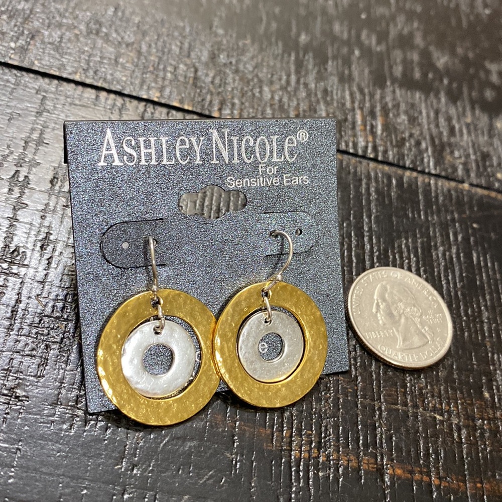 Ashley Nicole Gold and Silver Tones Textured Pierced Circle Earrings! - Picture 4 of 5
